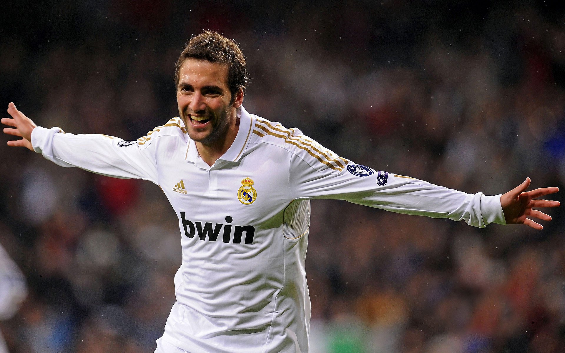 九游游戏中心-亚冠联赛国家队惨败 球迷呼吁改变策略，亚冠联赛扩军